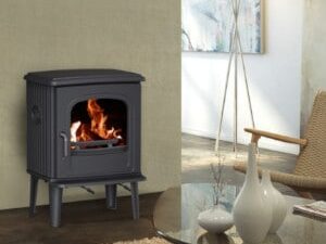 Fonte-flamme-55CB-poele-a-bois-design-rustique