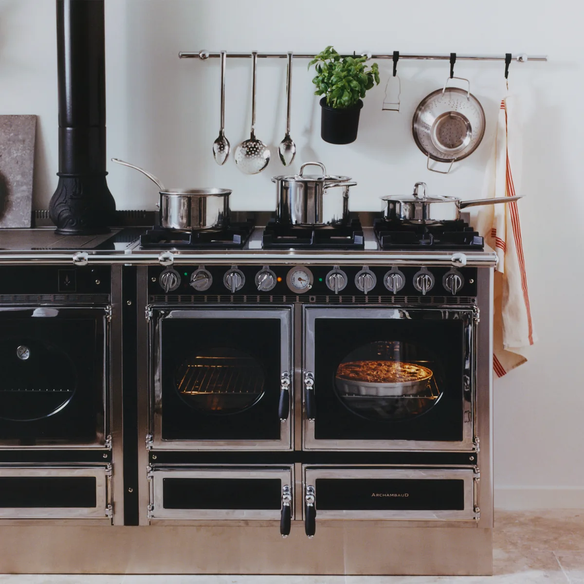 Cuisinière à bois Archambaud Prestige 200 noire et inox de 2 mètres avec fours multiples