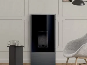 Poêle à granulés ventilé MCZ Eiko 8 kW vue de face dans un séjour