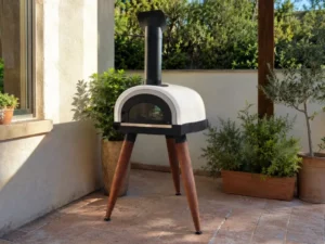 Four à bois Fred installé en extérieur