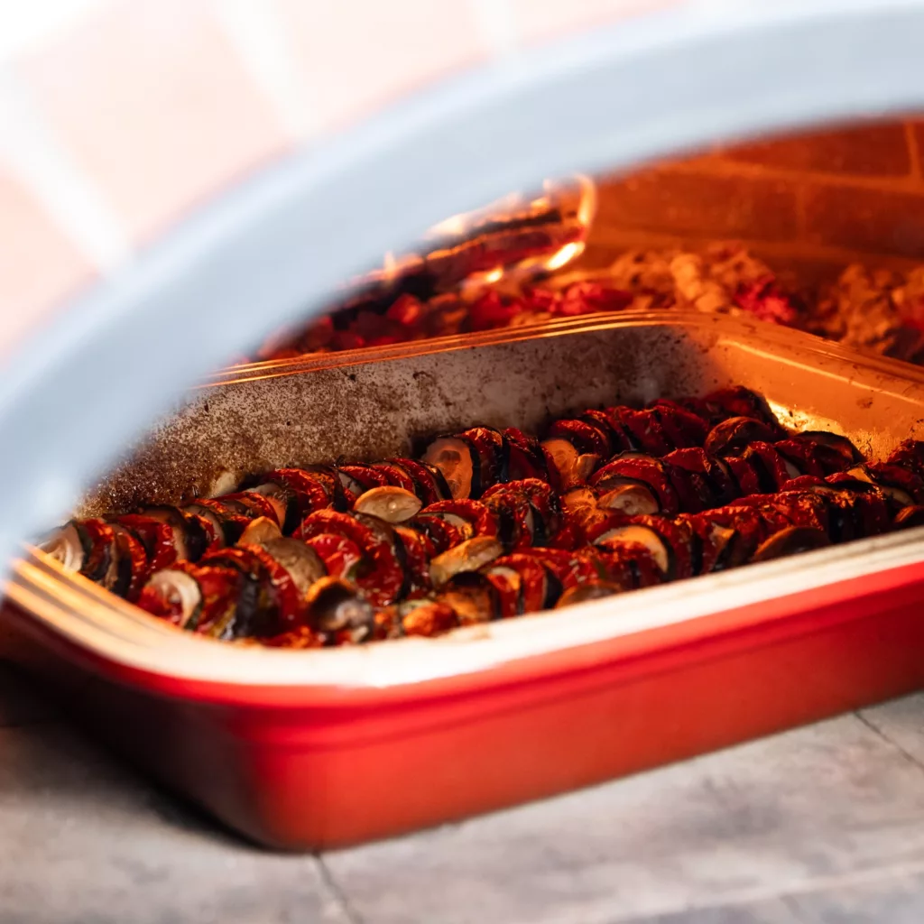 Plat de légumes cuit au feu de bois